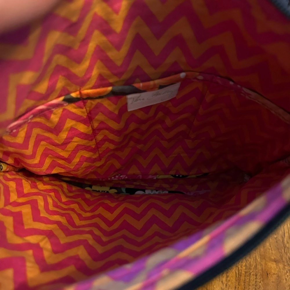 Vera Bradley Crossbody in Ziggy Zinnia EUC - Picture 8 of 10